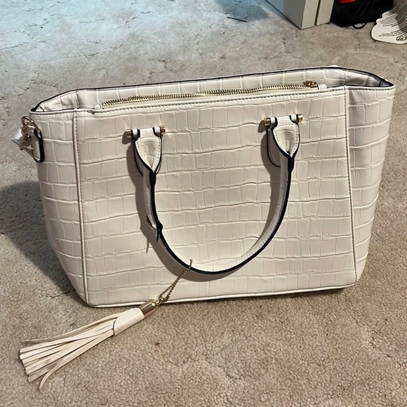 White purse - Picture 1 of 4